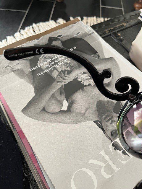 Occhiali & Lenti: Lunettes de soleil – Usato da Hauterive NE venduto da sofia66 5