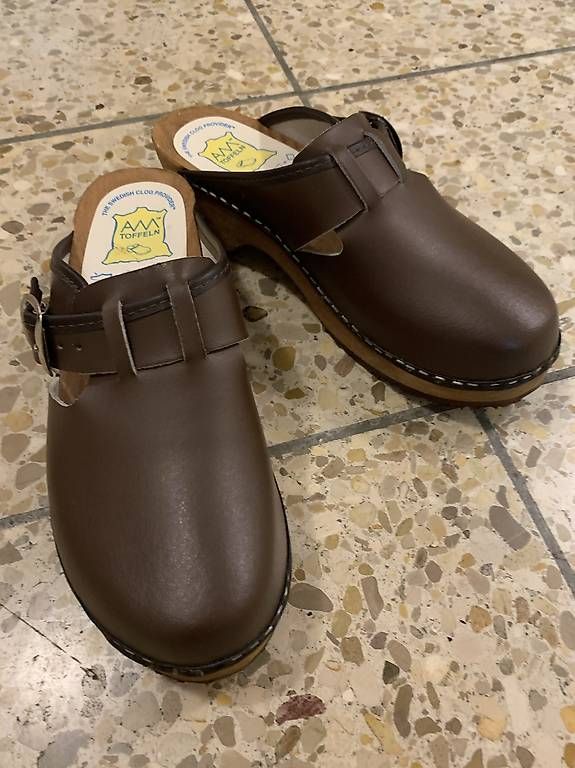 Damenschuhe: Damenclogs, Gr.41, braun, Leder – Neu und originalverpackt aus Herzogenbuchsee von _Elegance_ 1