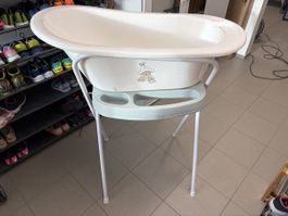Babybadewanne mit Ständer weiss gebrauchter Zustand