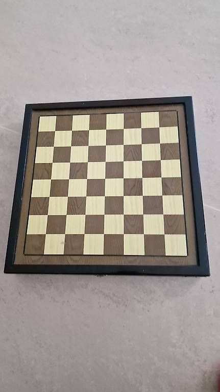 Giochi: Schachspiel aus Holz – Usato da Binningen venduto da lunge20