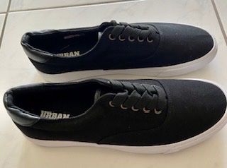 Herrenschuhe: Sneaker - URBAN CLASSICS - Gr 42 - Schwarz – Gebraucht aus Bassersdorf von geronjmo 2