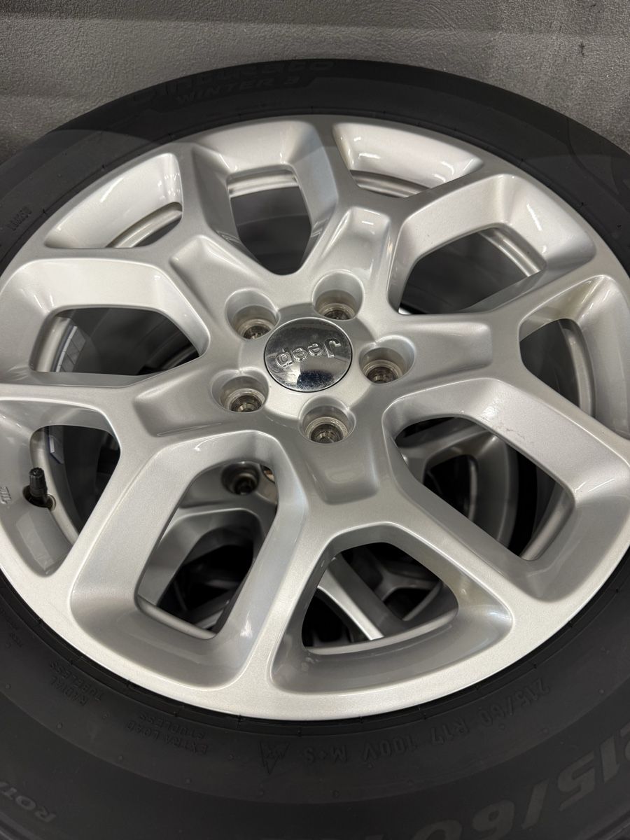Pneus & Roues: Jeep Renegade / Compass Winterrad – D'occasion à Bösingen par Demoda