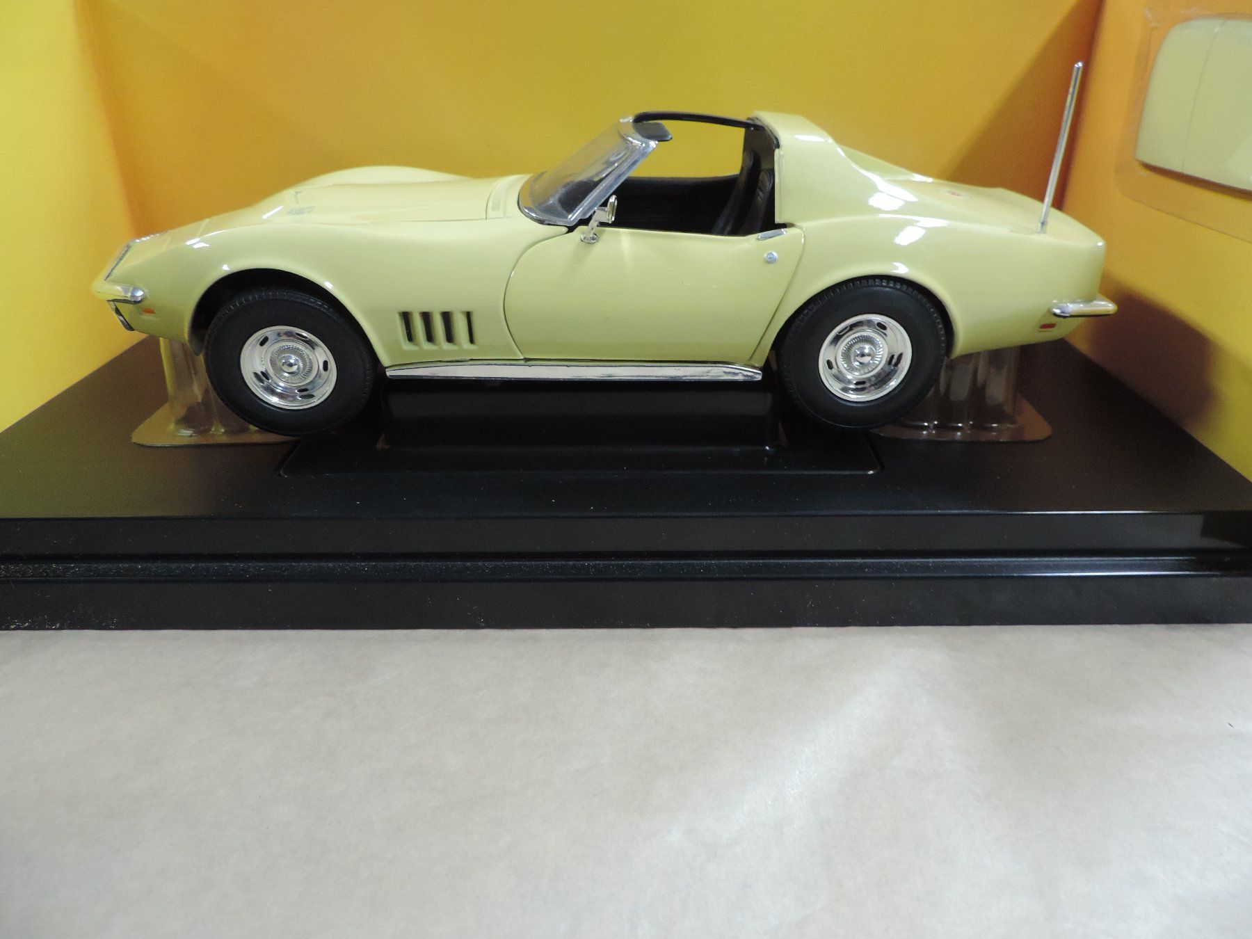 Chevrolet Modellini d'auto: 1968 Chevrolet Corvette Coupe – Nuovo (secondo la descrizione) da Epautheyres venduto da LordSkull 4