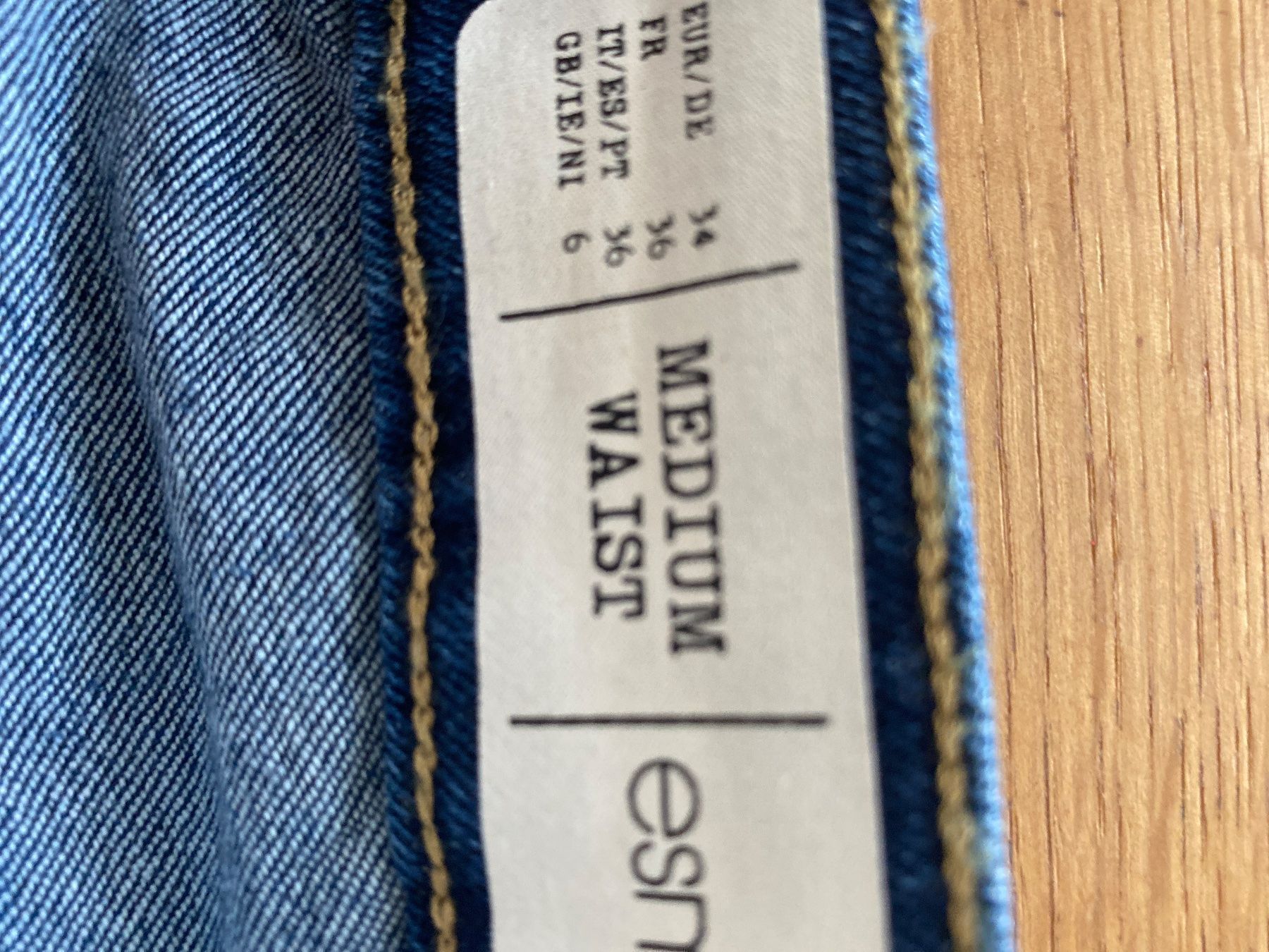 Jeans: Jeans Shorts NEU gr34 – Usato da Selzach venduto da 02nunafizz 1