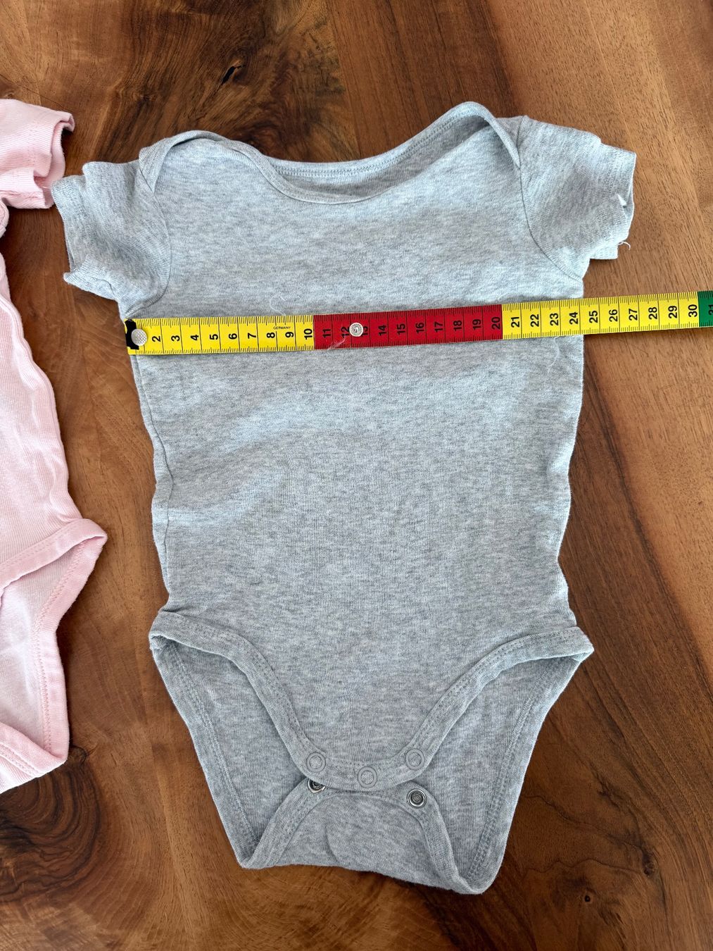 H&M Unterwäsche: 2 Kurzarm-Bodies, H&M, Grösse 74 – Gebraucht aus Haslen AI von s176 5