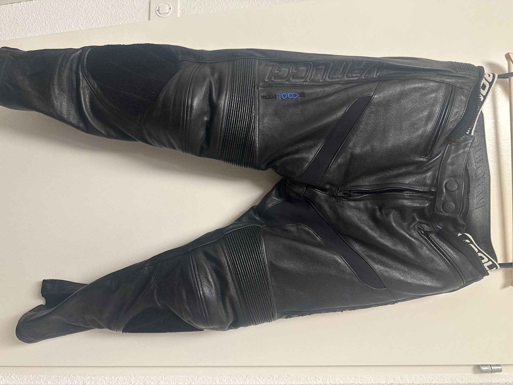 Vanucci Lotti di vestiti: Vanucci Motorradbekleidung – Usato da Winterthur venduto da Hauy26 3