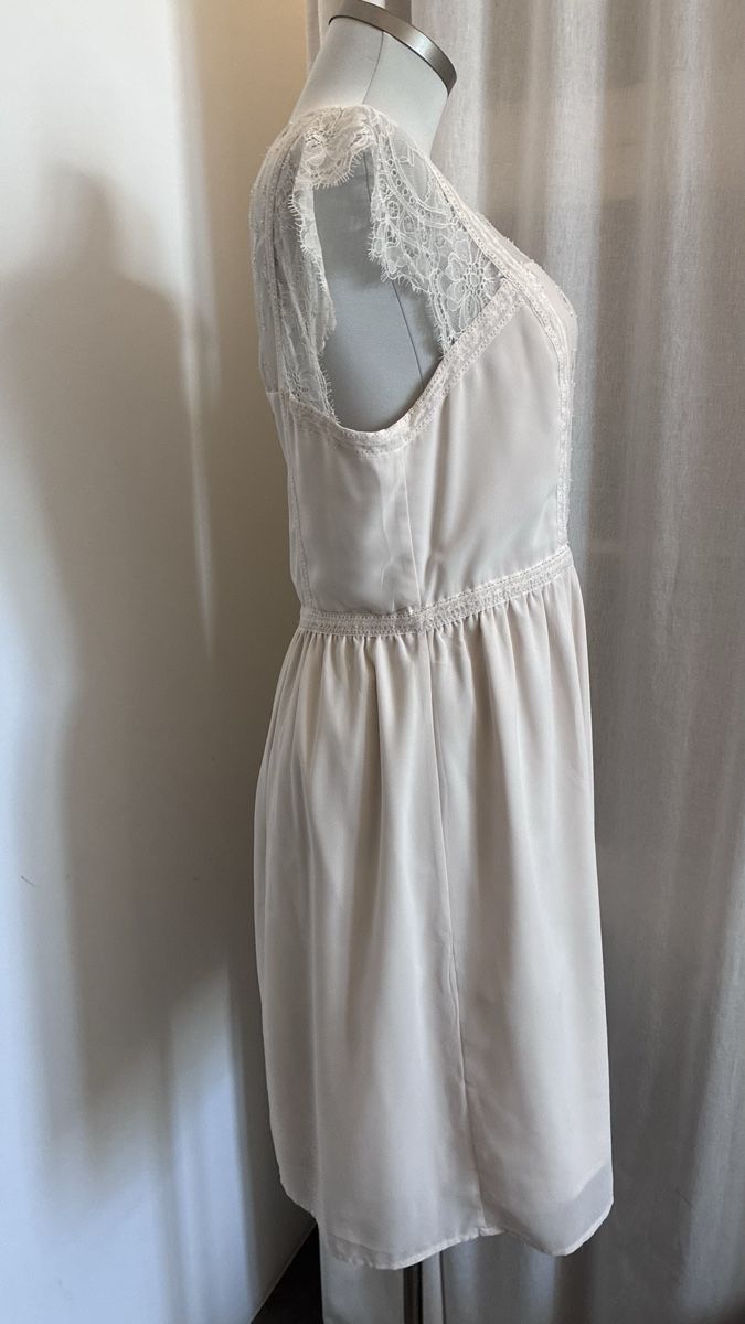 Vestiti: Kleid Spitze Creme Kurzarm Grösse ca 42 – Nuovo (secondo la descrizione) da Bäretswil venduto da Viechel 1