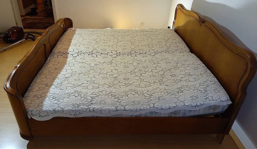Betten: Doppelbett Vintage – Gebraucht aus Fribourg von Mikele0 1