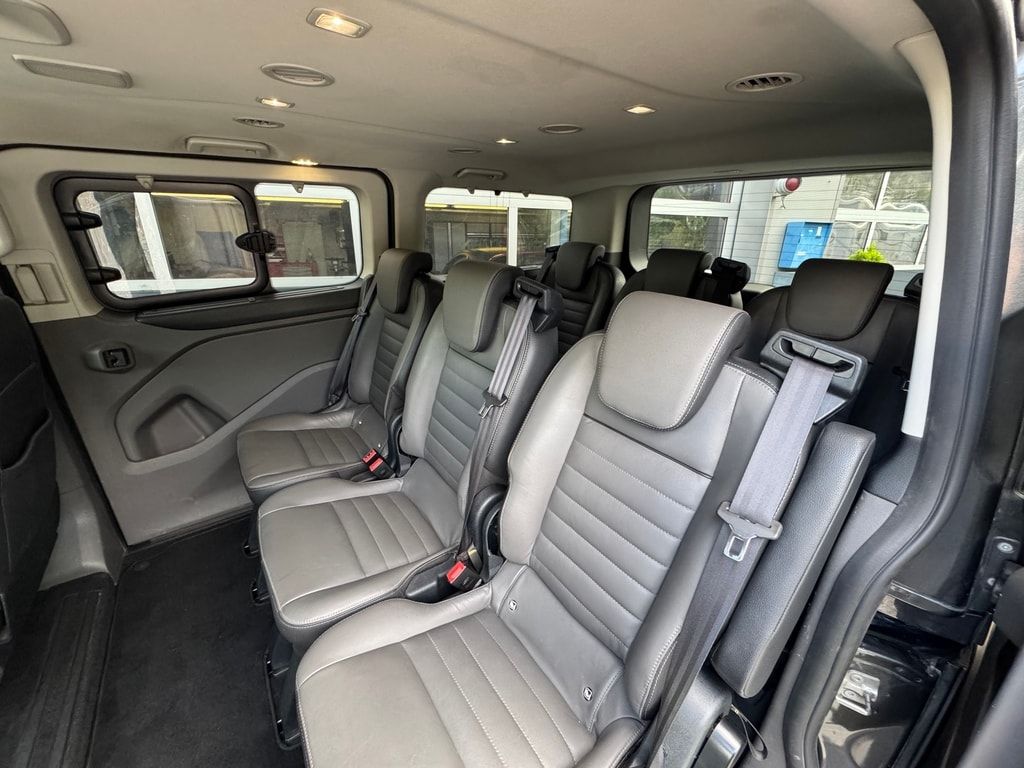 Ford Tutti pezzi di ricambio auto: Ford Tourneo Custom V362 Mittelsitz – Usato da Bülach venduto da RogerWeile