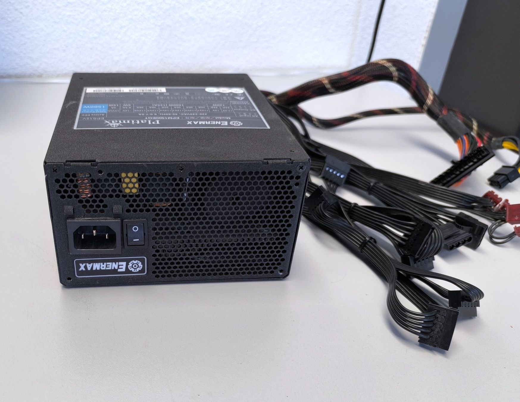 Componenti elettronici: 1500 Watt Computer Netzteil – Usato da Wald ZH venduto da 89kingle 1