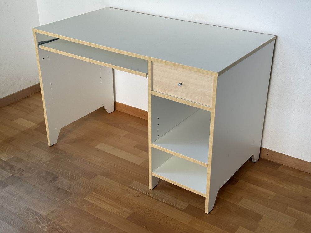 Pult für Kinder/Jugendliche (Gebraucht) in Affoltern am Albis für CHF 1 ...