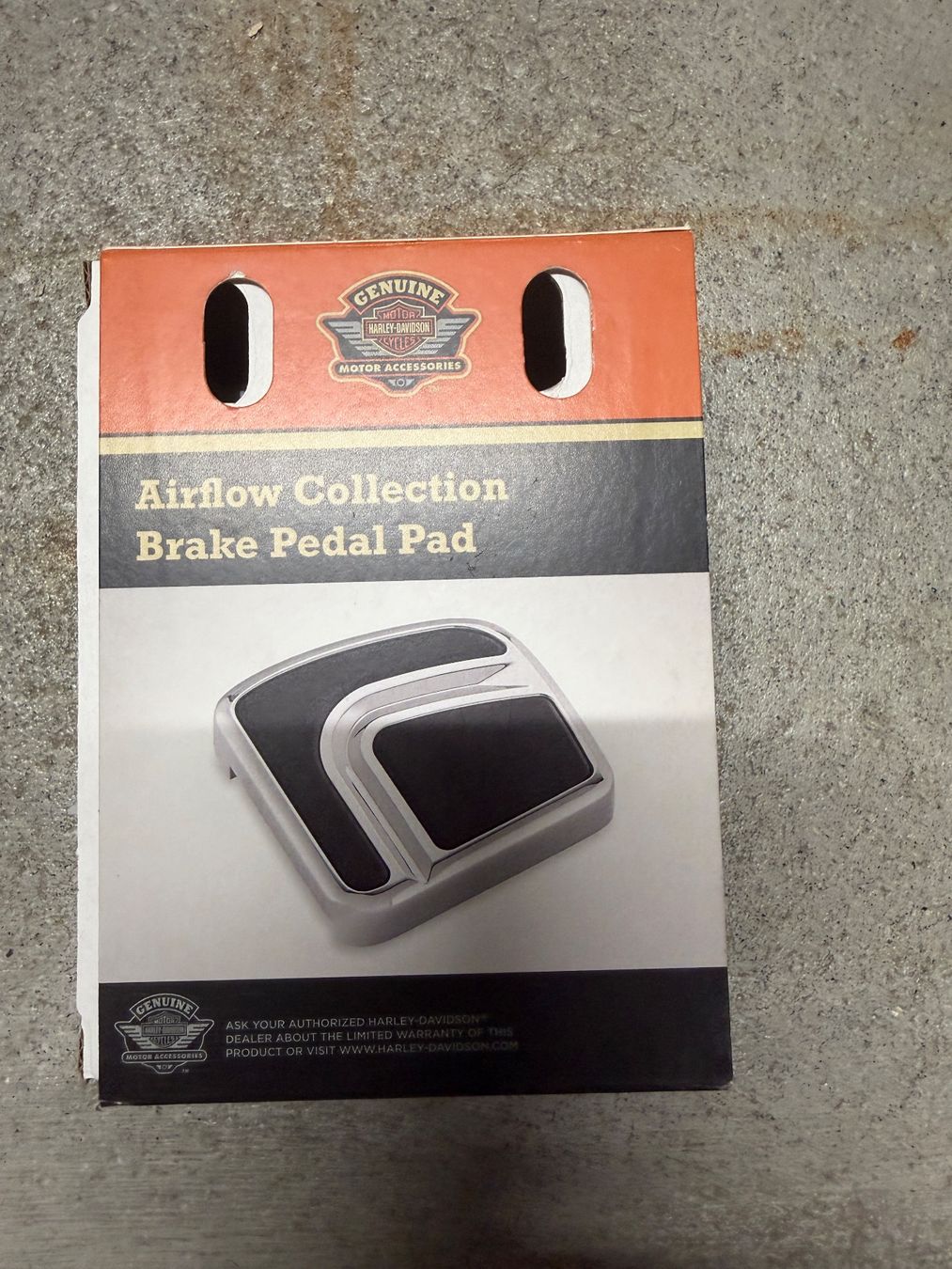 Harley-Davidson Tutti i ricambio per moto: 50600165 Harley-Davidson Bremspedalauflage – Nuovo e nell'imballaggio originale da Ostermundigen venduto da jas_9j7d 1