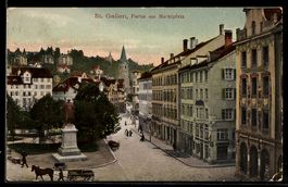 AK St. Gallen, Partie am Marktplatz mit Denkmal und Geschäft