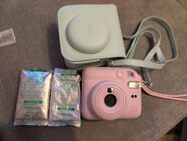 Instax mini 12 Sofortbildkamera mit Etui und Film