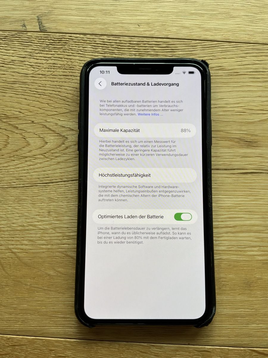 Apple Portables: iPhone 11 Pro Max 256 GB anthrazit – D'occasion à Meisterschwanden par Halictus-S 3