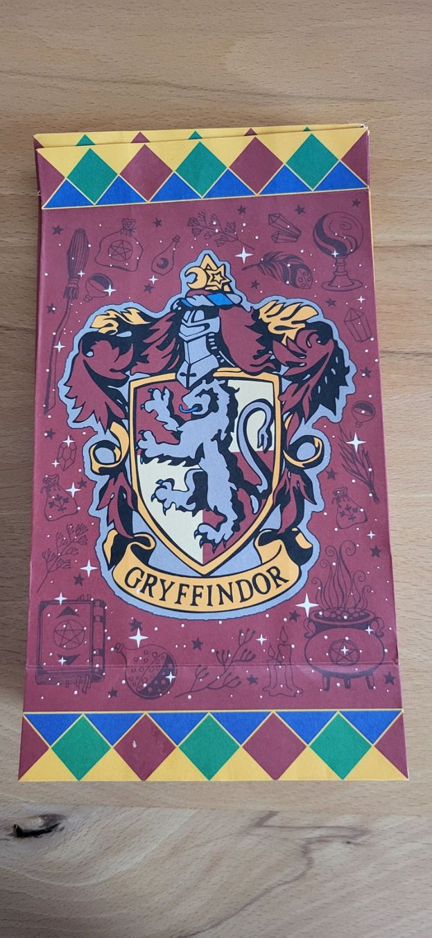 Tutte le decorazioni: 24 Geschenk-Papiertüten "Harry Potter" – Usato da Kleindöttingen venduto da Mcyaya007 5