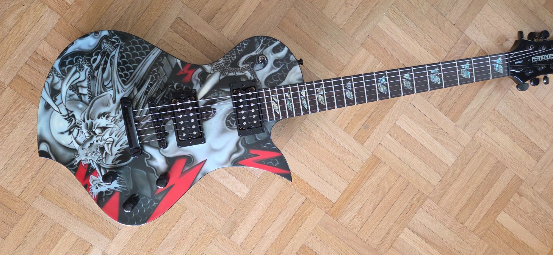 Strumenti musicali: Fernandes Ravelle Shin Dragon – Usato da Galgenen venduto da crazyman