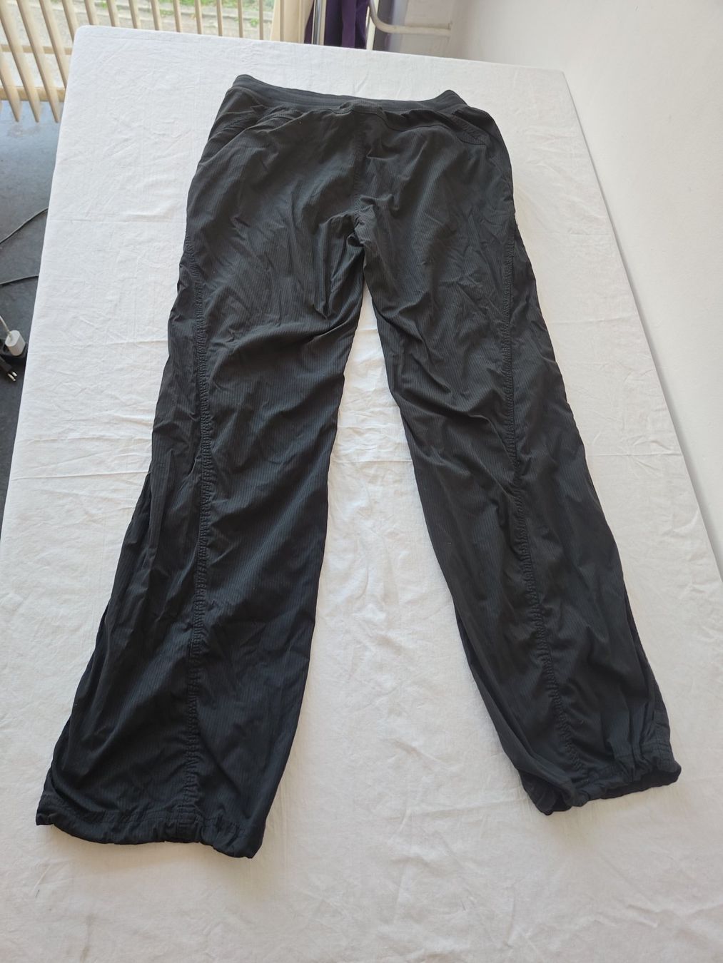 H&M Hosen: Dunkelgraue H&M Sporthose, Gr. S – Gebraucht aus Zürich von jan_dwt5 1