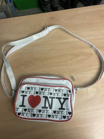 Trendige Umhängetasche "I ❤️ NY" - Perfekt für den Sommer!