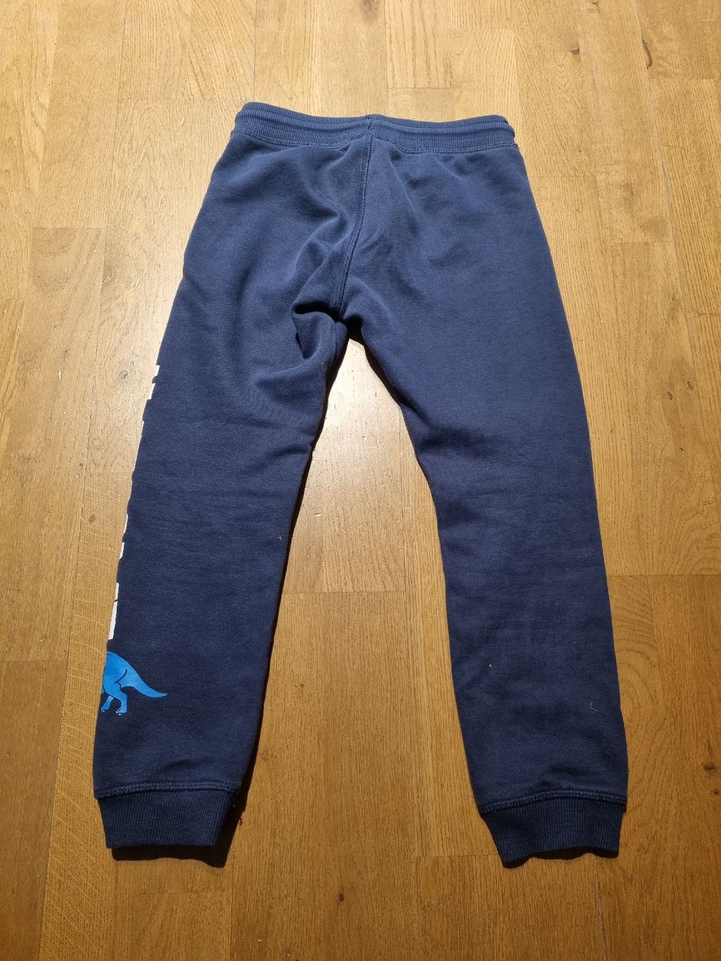 Pantalons: Trainerhose gr 122 – D'occasion à Rümlang par Franny93 2