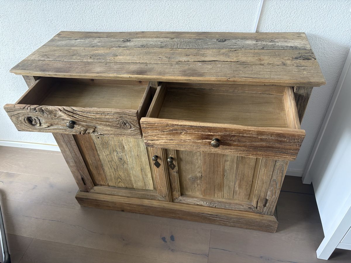 Cassettiere: Kommode Holzland rustikal 2 Tueren 2 Schüben – Usato da Urdorf venduto da Alaska_4 1
