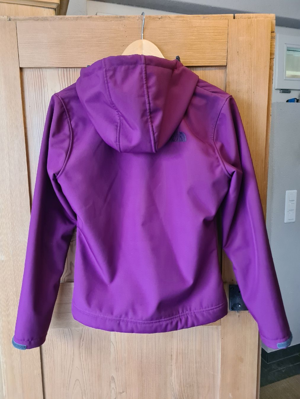 North Face Jacken: Damen Softshell von the north face Gr M – Neu (gemäss Beschreibung) aus Schlatt ZH von Deiali 1