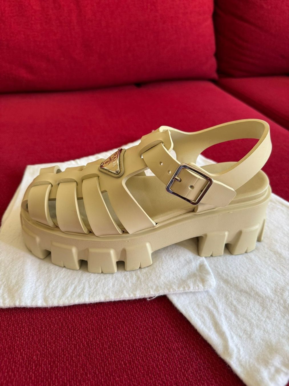 Prada Scarpe da donna: PRADA - Rubber Monolith Sandale – Usato da Reinach BL venduto da Yugi-Cards 1