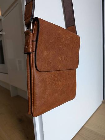 Umhänge Tasche aus Leder