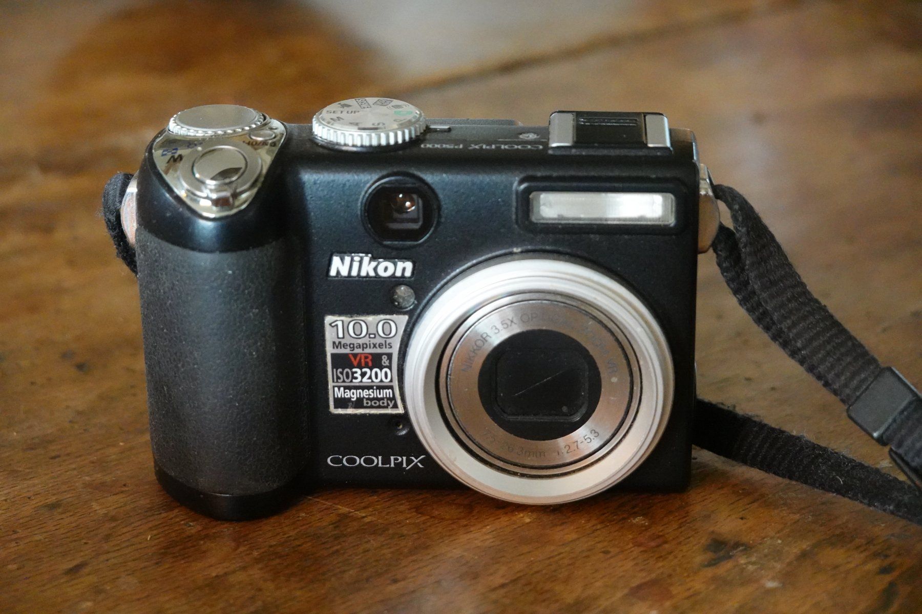 Coolpix Fotocamera: Nikon Coolpix P5000 – Usato da Zürich venduto da korunar