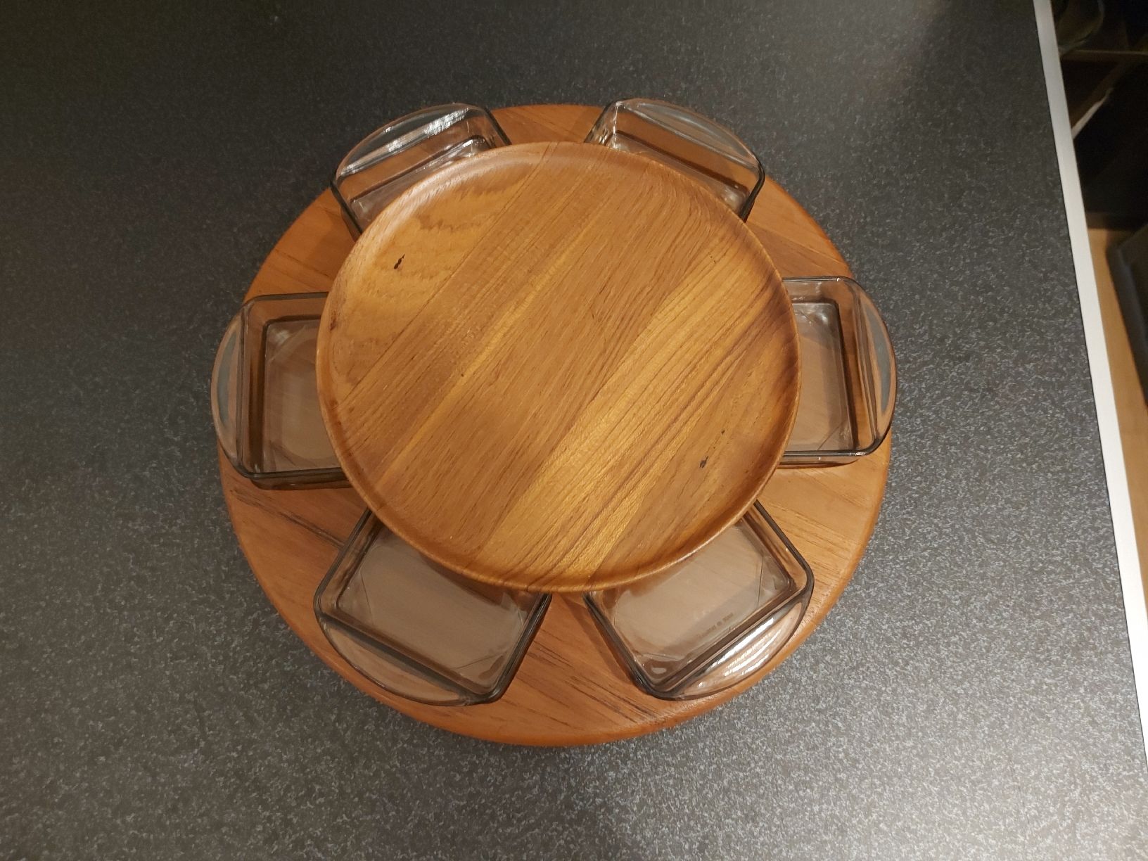 Piatti di portata: Digsmed Danmark Teak Drehteller Lazy Susan – Nuovo (secondo la descrizione) da Ostermundigen venduto da son_vd9k 1
