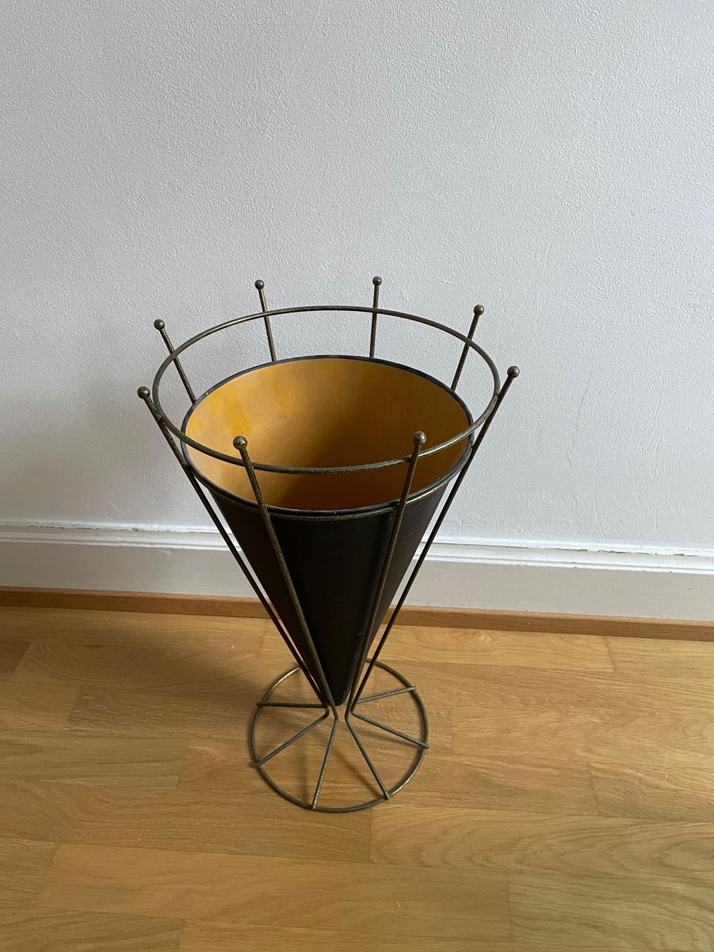 Sonstige Büroeinrichtungen: Vitra Schirmständer Modell Nr. 11A, 60er – Gebraucht aus Basel von carlasgaragesale 1