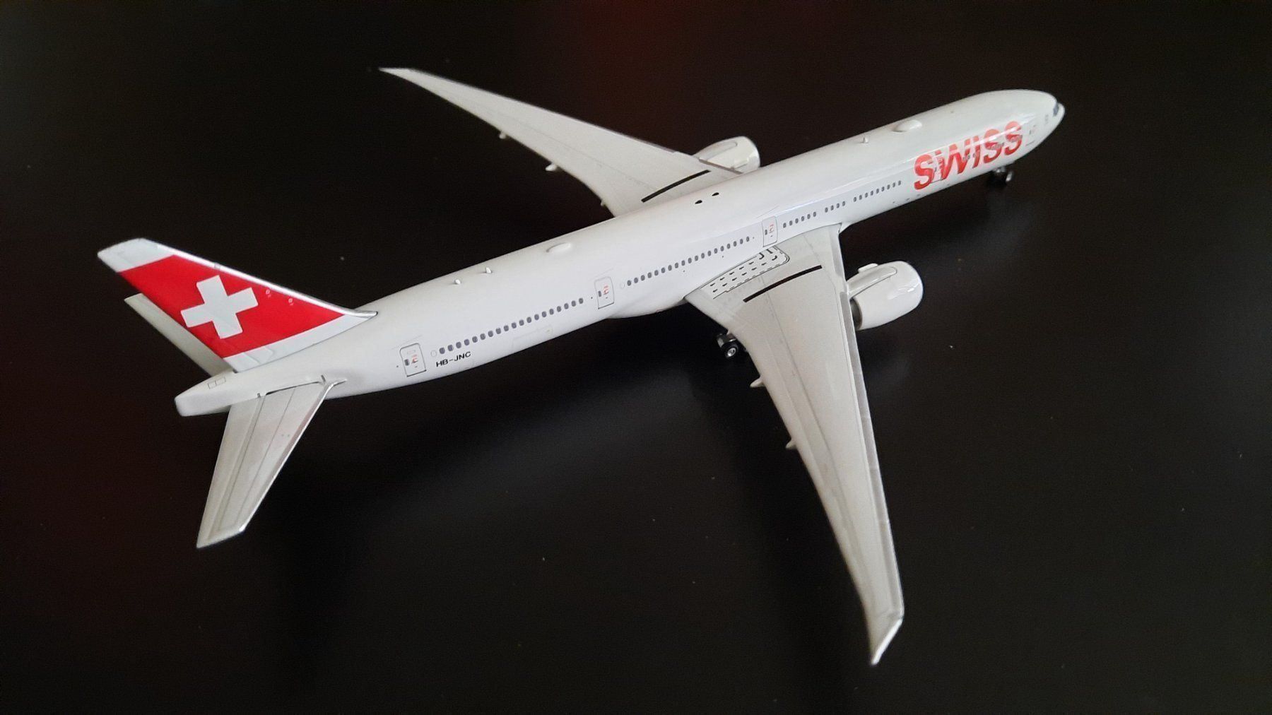 Swiss Kit di modellismo & Modellini statici: B777-300ER - SWISS – Nuovo e nell'imballaggio originale da Morges venduto da iljamuromez 2