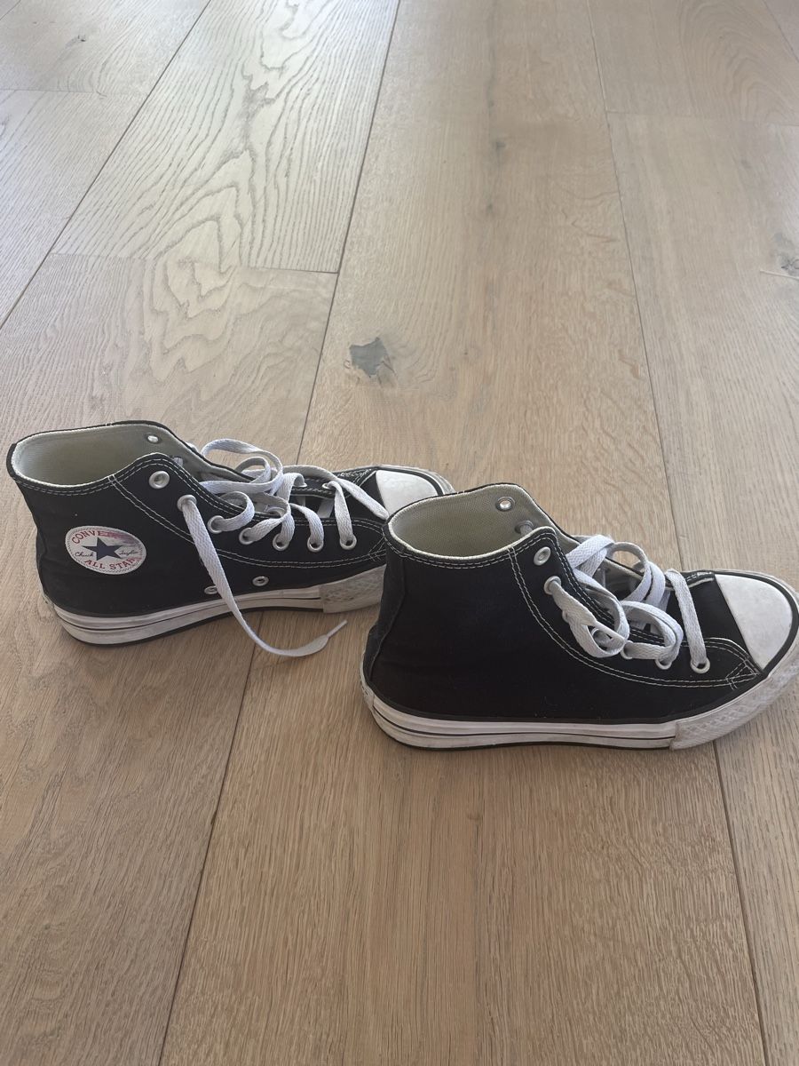 Converse Chaussures hommes: Kinder Converse-Schuhe Gr. 35 – D'occasion à Hohenrain par Oters 3