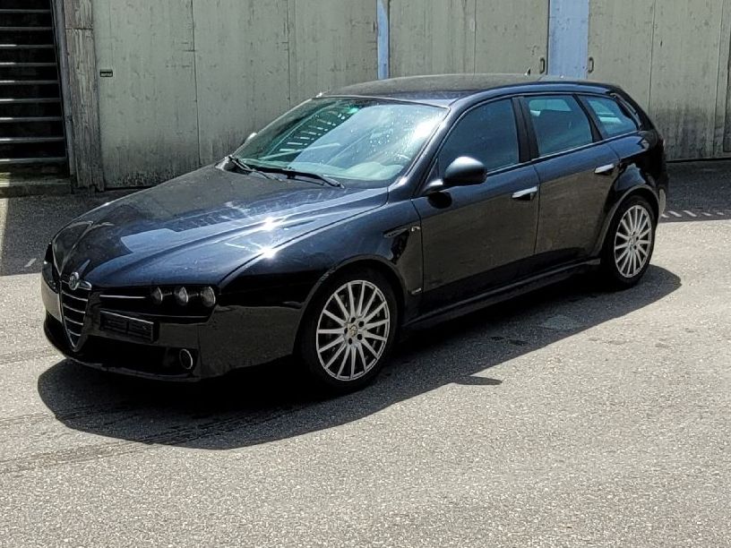 Alfa Romeo Automobili: Alfa Romeo 159 2.4 Jtdm – Difettoso da Thunstetten venduto da Emily2016 2