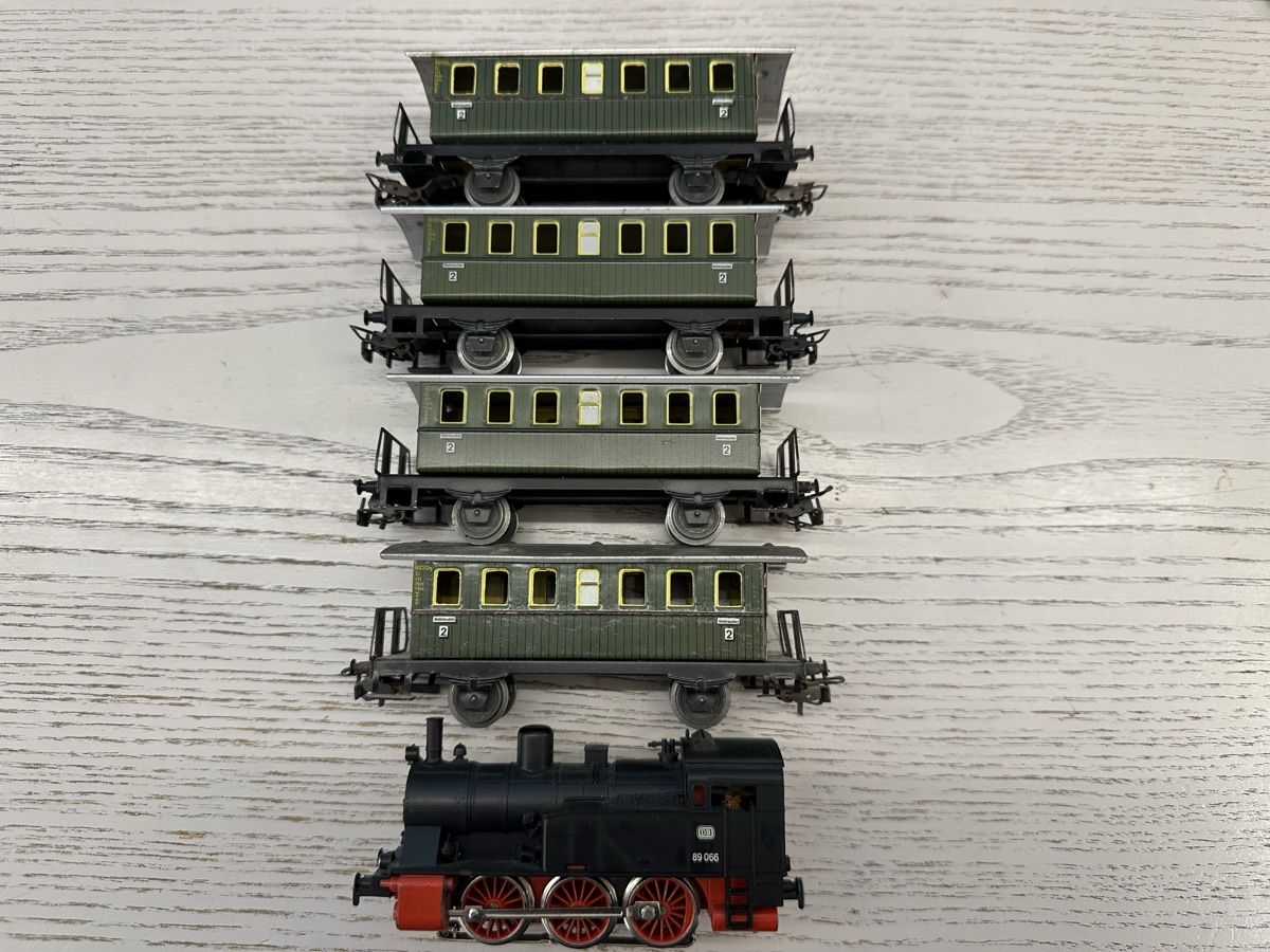 Märklin Modelleisenbahnen: Märklin 3104 DB BR 89 Personenzug – Gebraucht aus Lupsingen von New-Haven 1