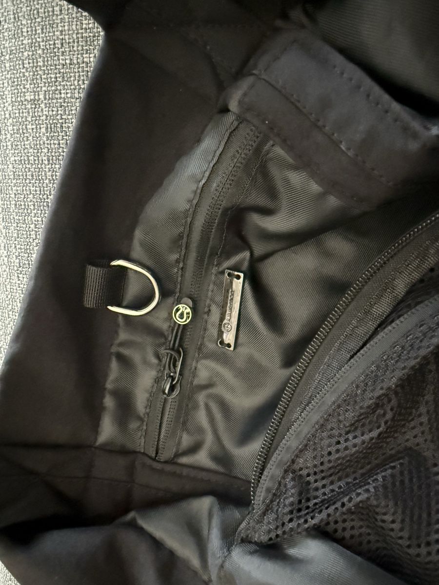 Lululemon Taschen: New Lululemon On My Level Tote Bag – Neu (gemäss Beschreibung) aus Dübendorf von zhe_69pd 2