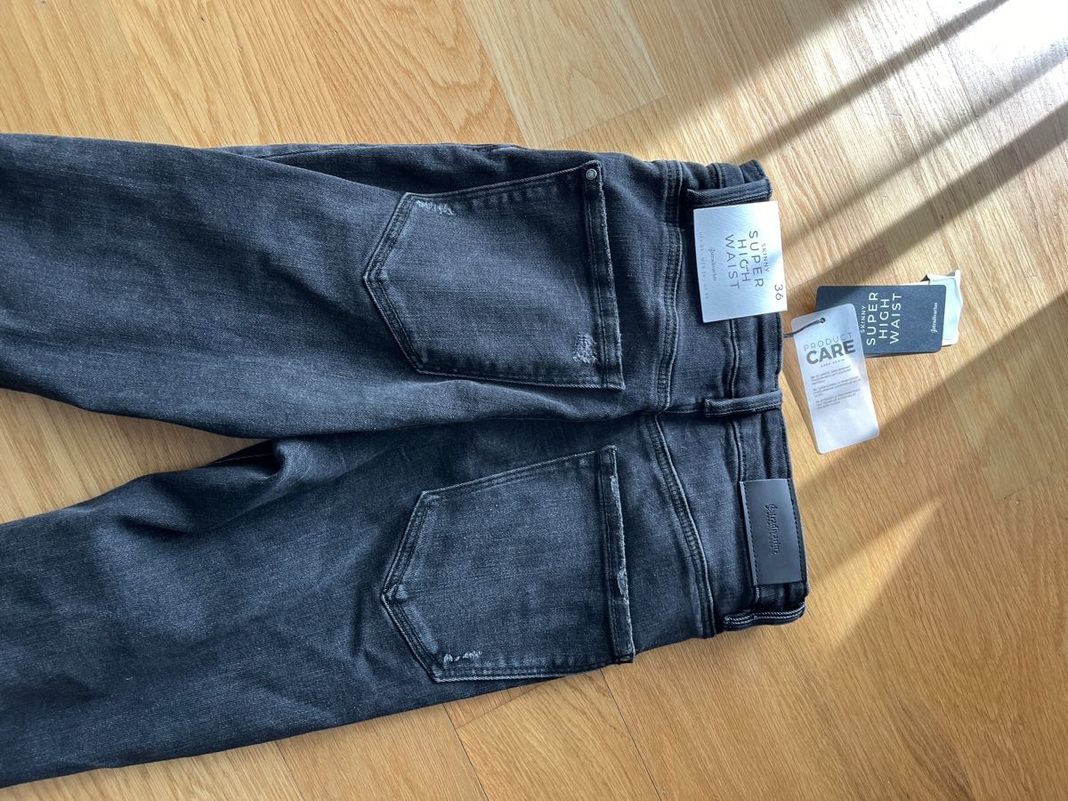 Stradivarius Jeans: Coole Stradivarius Jeans -Neu- Gr. 36 – Neu und originalverpackt aus Zürich von MariaSusanne 5