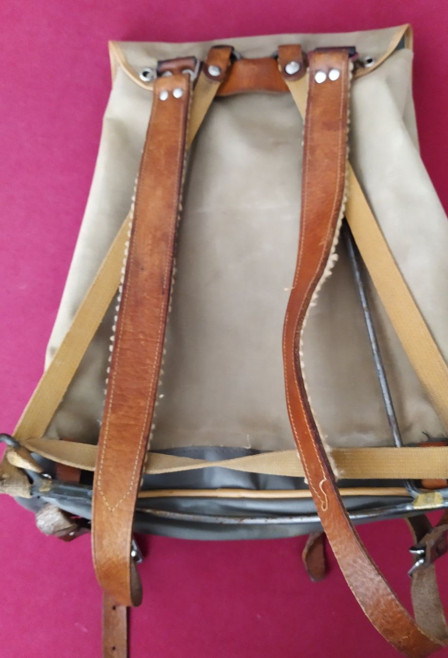 Zaini: Militärrucksack, sac à dos militaire – Usato da Chezard St-Martin venduto da Loucail 1