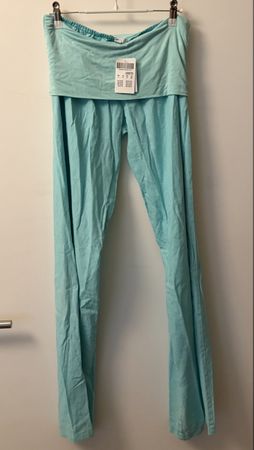 Subdued Hose 