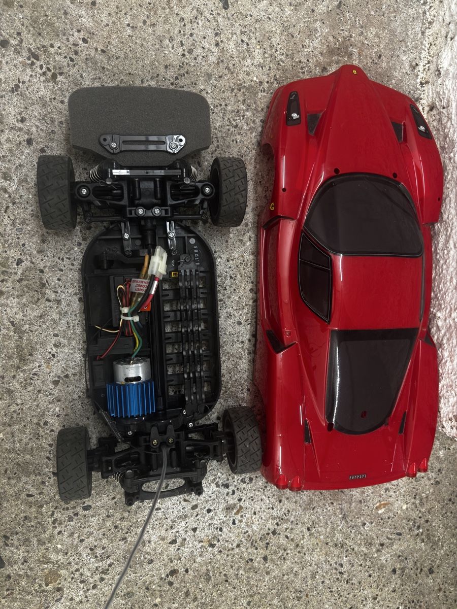 Ferrari Modellini d'auto: RC Ferrari Enzo Modellauto ca. 1:10  – Usato da Zürich venduto da Dodola 4