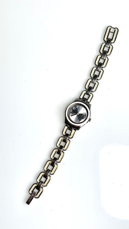 Swatch Montres: Swatch Irony Damenuhr Edelstahlarmband analog silber – D'occasion à Grenchen par chththl