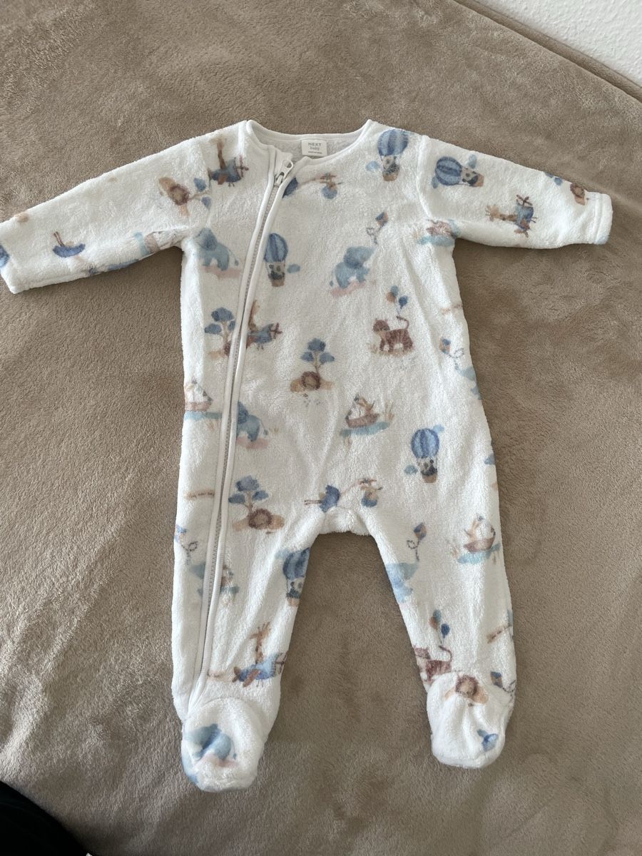Next Pyjamas & Ähnliches: Pyjama Next bébé, 3-6 mois, chaud – Neu (gemäss Beschreibung) aus Versoix von Pti-pois