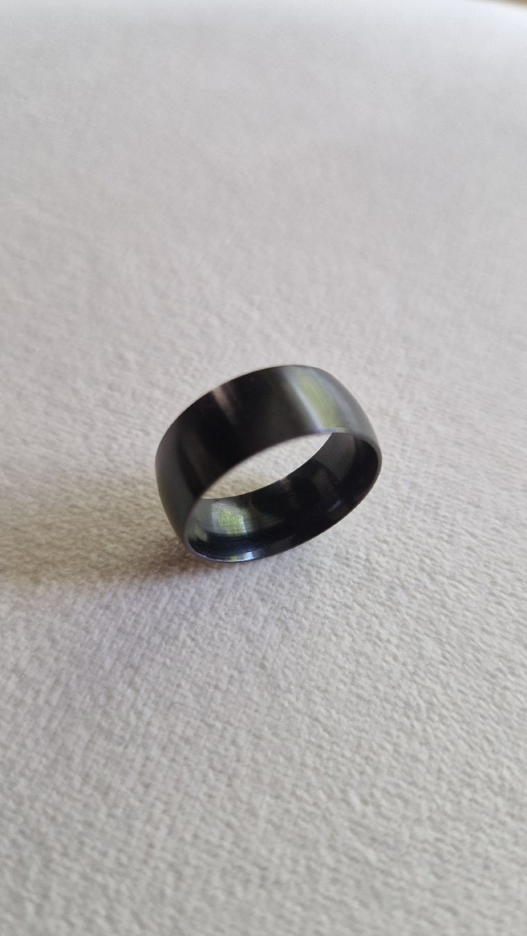 Ringe: NEU: Stylischer Schwarzer Fingerring, Grösse 7 – Neu und originalverpackt aus Safenwil von Lenzburg-Gretzenbach