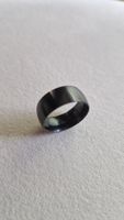 NEU: Stylischer Schwarzer Fingerring, Grösse 7