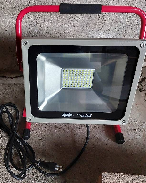 Lampade: LED Scheinwerfer 50W – Usato da Siebnen venduto da Grosswis50