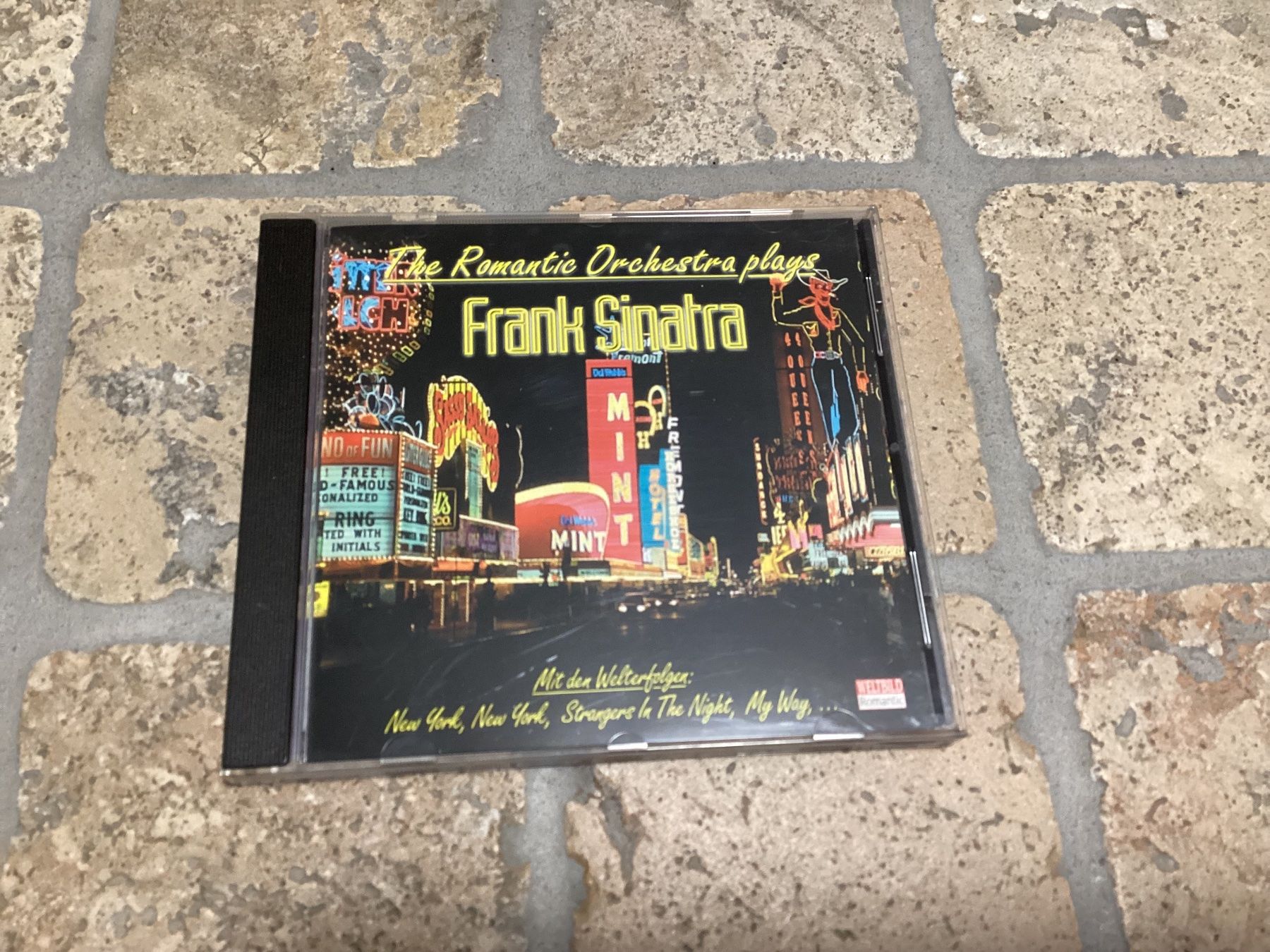 CDs: The Romantic Orchestra plays, Frank Sinatra – Gebraucht aus Mörschwil von Monzar