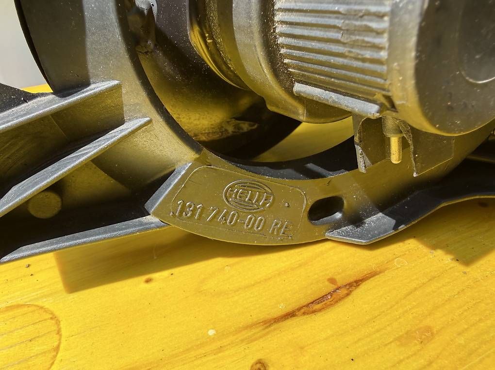 Hella Fari: Bmw E34/E32 Original Hella Black – Usato da Muri AG venduto da Aero96 8