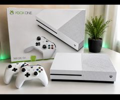 Xbox One S 500GB Konsole mit 2 Controllern in Weiss