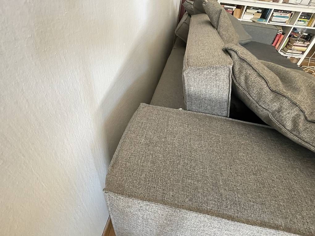 Sofas: Dunkelgraues Sofa ab 1 CHF – D'occasion à St. Gallen par LeonKleine 2