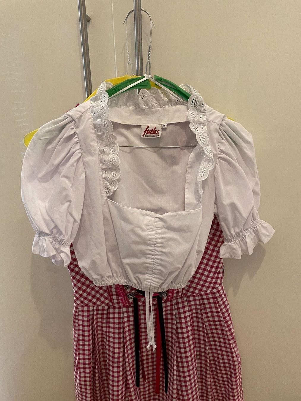 Vestiti: Dirndl 3-Teilig Marke Fuchs Grösse 36 – Usato da Zürich venduto da Zaklina 2